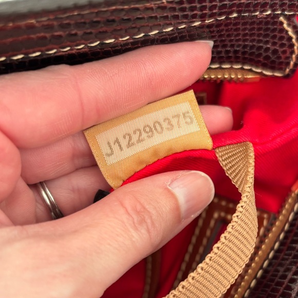 Dooney & Bourke Tote Bag in EUC. Comes w/branded dustbag. Absolutely beautiful. - Picture 11 of 14